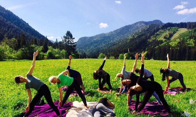 Yoga Eternity - Lucia Hoxha | Yoga | Lifestyle Coach | Online Yoga for Women